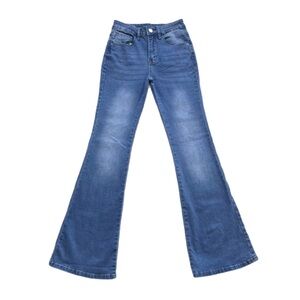 ✨SHEIN Petite High Rise Women’s Flared Blue Light Washed Jeans✨